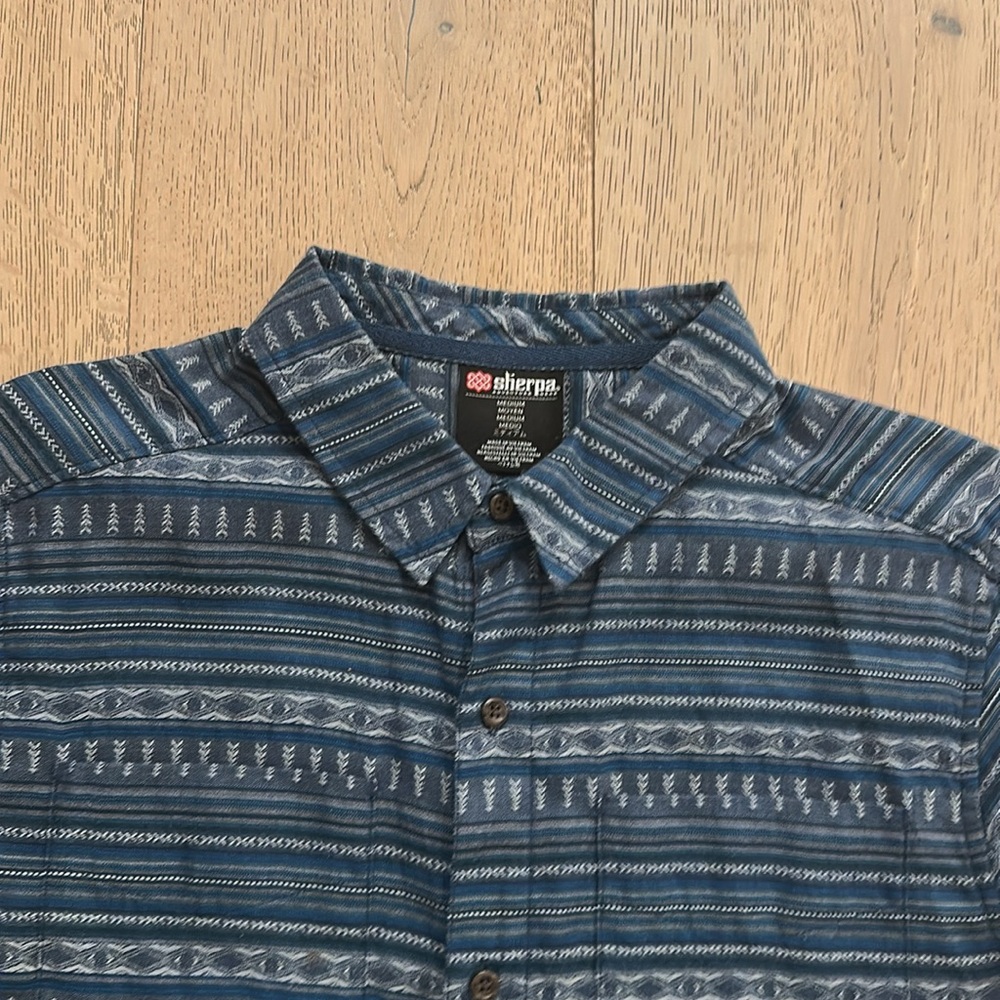 Sherpa button down - Picture 2 of 7